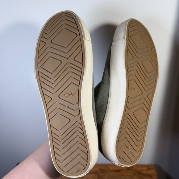 Tom’s Gray/Green Suede Fenix Boots, Women’s 11 - Picture 8 of 9